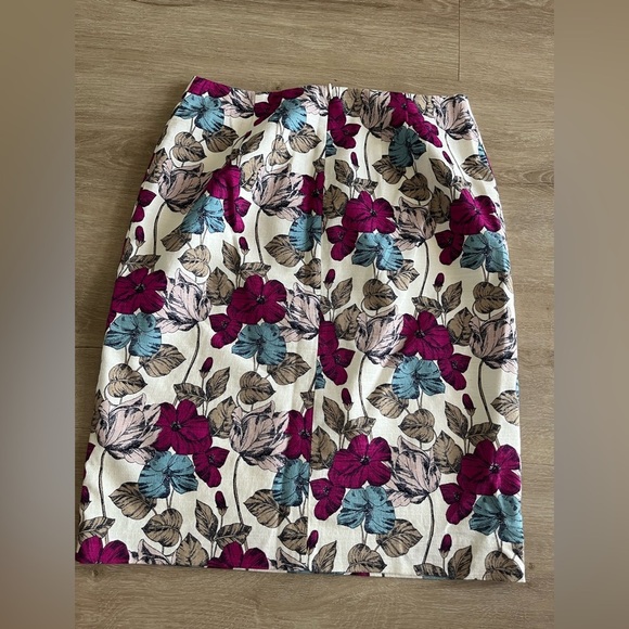 Ann Taylor Floral Tapestry Pencil Skirt sz 0 - Picture 8 of 9